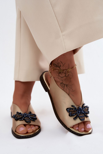 s leskom Dámske sandále s ozdobami rovná sa zlatej farby Russona