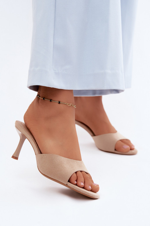 PapučeImitacji zo semišuu s tenkými podpätkami béžová Melissea