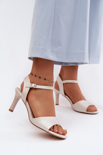 Dámske sandále Zapnuté Smukłym Obcasie Sergio Leone SK347 strieborná farba 2