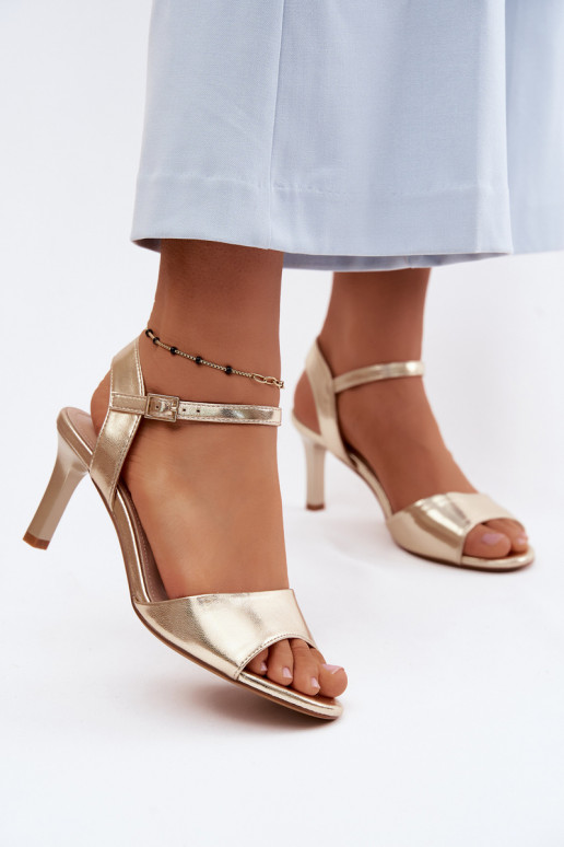 Dámske sandále Zapnuté Smukłym Obcasie Sergio Leone SK347 zlatej farby