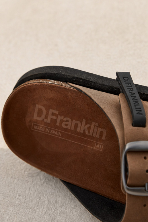 Pánske kožené šľapky so sponami D.Franklin DFSH407017 v hnedej farbe