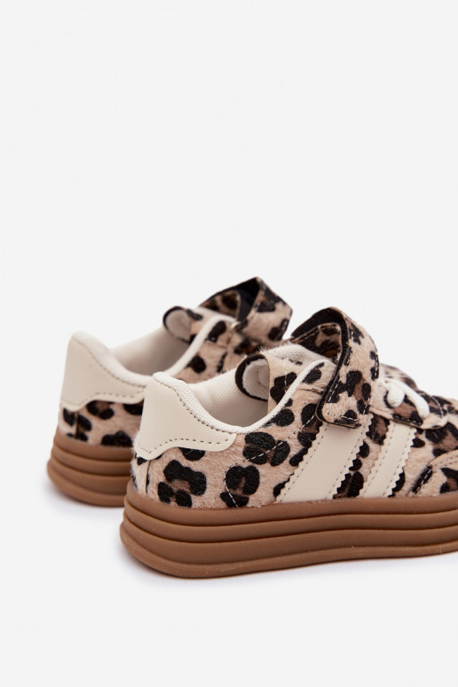 Detské športové topánky s leopardím vzorom a suchým zipsom v pieskovej farbe Satinia