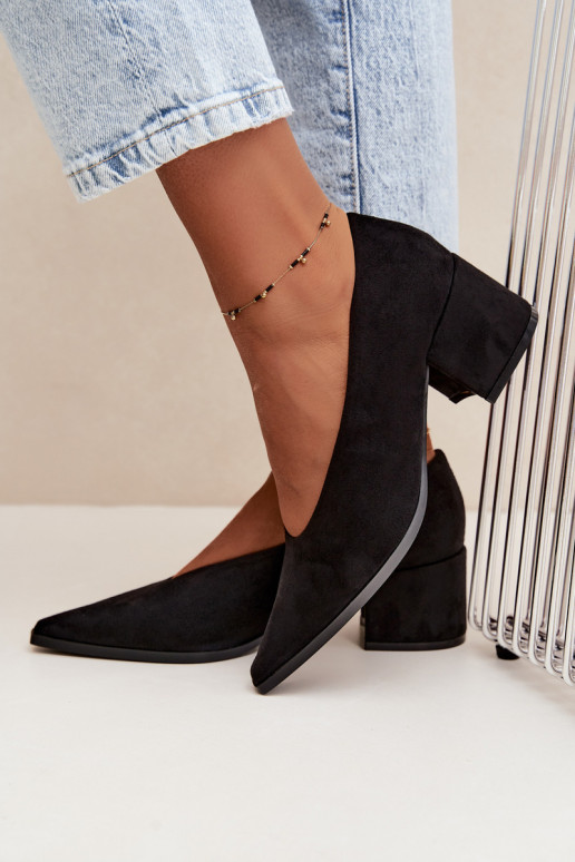 Topánky s ostrou špičkou a štvorcovými podpätkami v čiernej farbe Lavisa