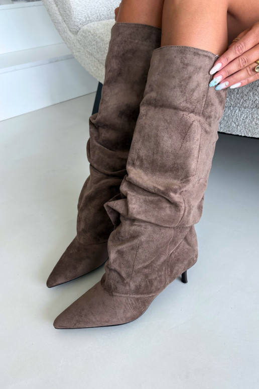 Khaki zvrásnené kozačky s kitten heel z zamšu LoĮen