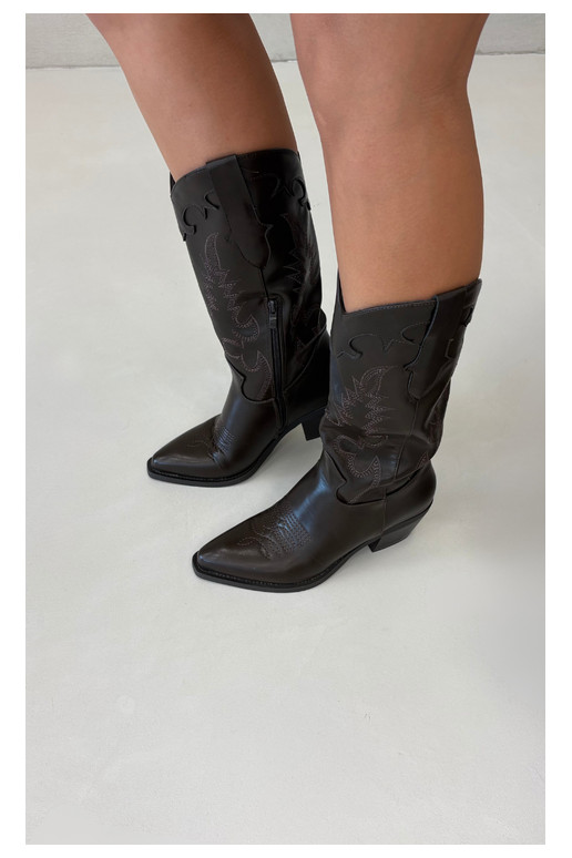 Dlhé cowboyské čižmy s podpätkami v čokoládovej umelej koži Jarissa