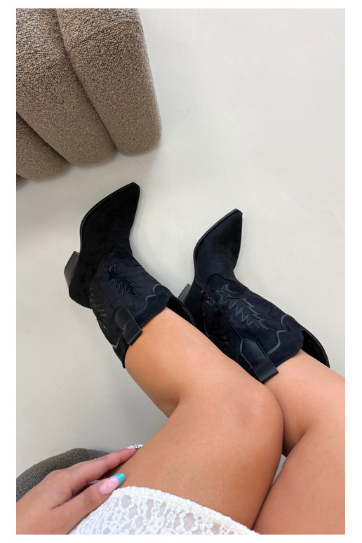 Dlhé cowboyské čižmy v čiernej farbe Betina