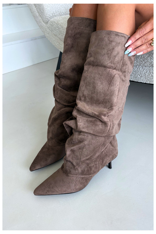 Khaki zvrásnené kozačky s kitten heel z zamšu LoĮen