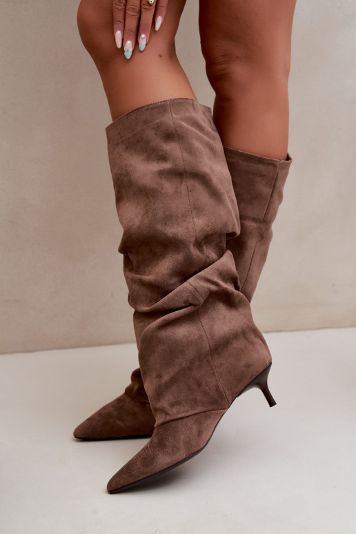 Khaki zvrásnené kozačky s kitten heel z zamšu LoĮen