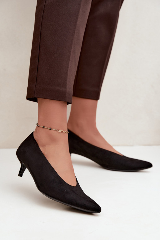 Čierne semišové topánky s Kitten Heel Nuretta
