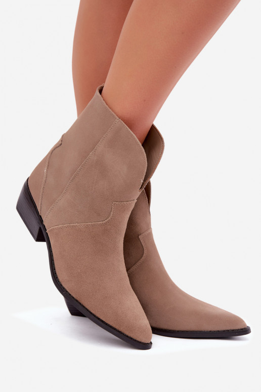 dámske členkové čižmy v cowboyskom štýle na podpätku z prírodnej zamše piesková Norelle