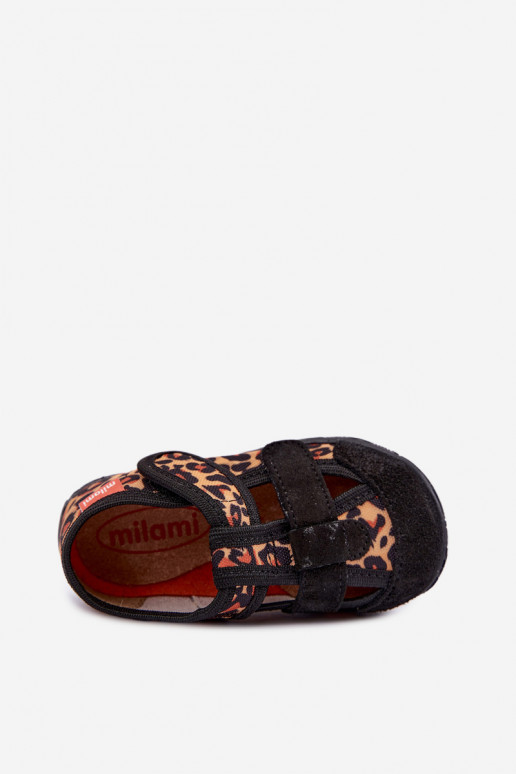 Detské šľapky Milami s lepkavými zapínaniami a leopardími vzormi v čiernej a žltej Reathiana