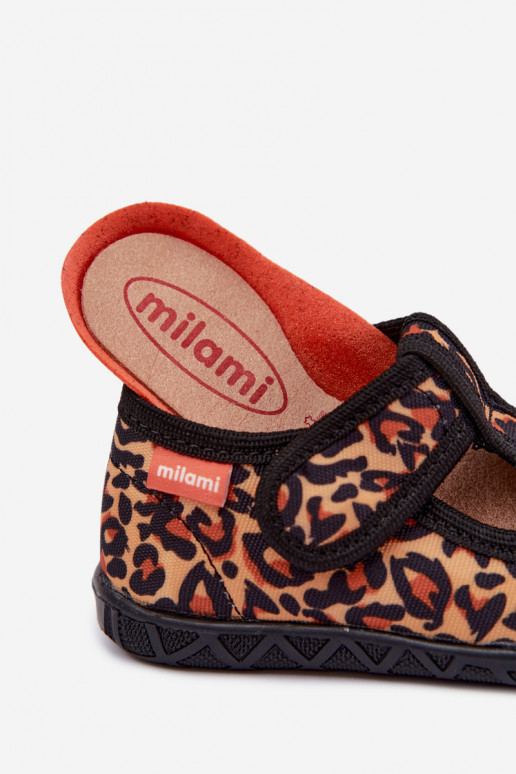 Detské šľapky Milami s lepkavými zapínaniami a leopardími vzormi v žltej a čiernej Jasimrra