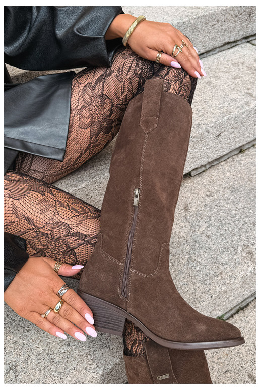 faux suede dámske čižmy po kolená na nízkom podpätku zateplené Big Star UU274519 v čokoládovej farbe