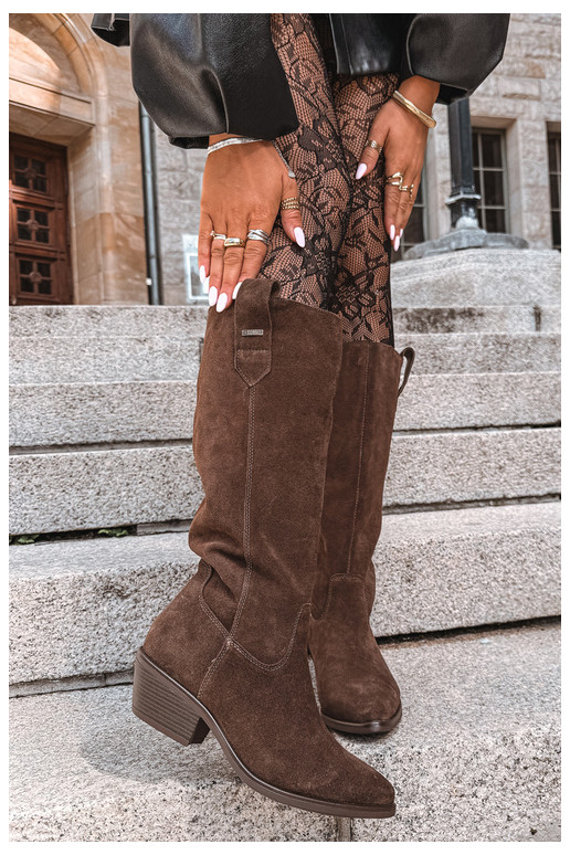 faux suede dámske čižmy po kolená na nízkom podpätku zateplené Big Star UU274519 v čokoládovej farbe