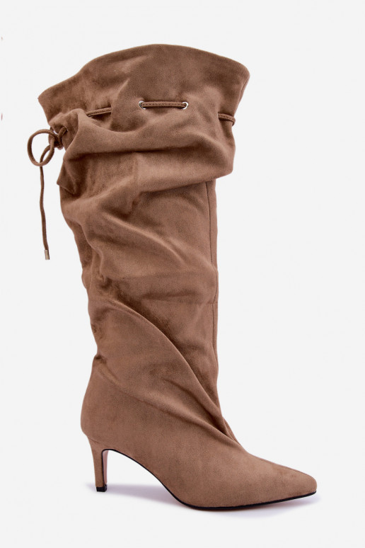 Zateplené slip-on vysoké čižmy s tenkými podpätkami a štýlovými detailmi v pieskovej farbe Tivel