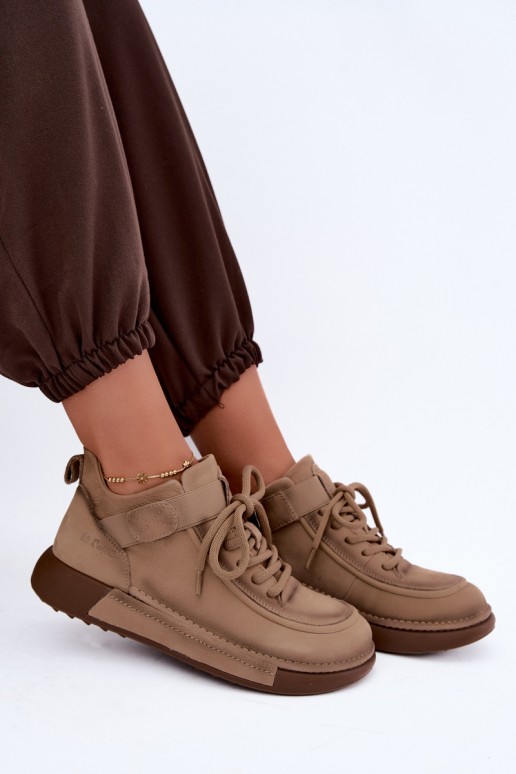 zateplené členkové topánky z prírodnej kože Lee Cooper LCJ-26-19-4603 v chaki farbe