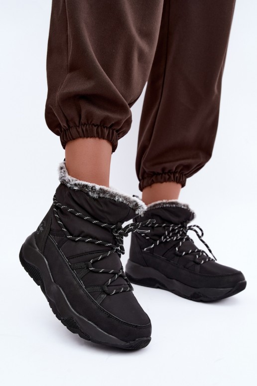 nazúvacie snehové topánky so štýlovými detailmi Lee Cooper LCJ-24-03-3063 v čiernej farbe