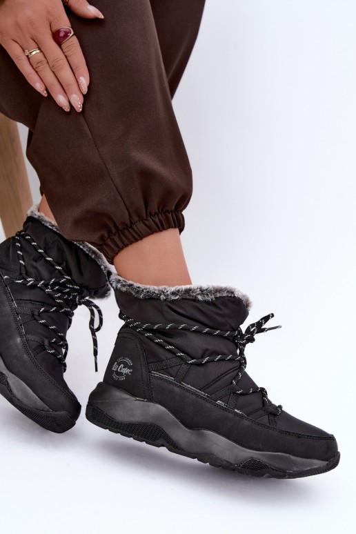 nazúvacie snehové topánky so štýlovými detailmi Lee Cooper LCJ-24-03-3063 v čiernej farbe
