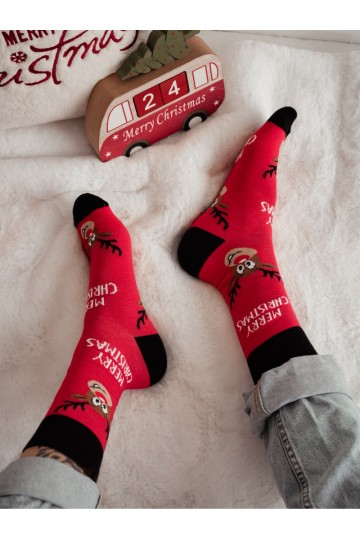 Pánske ponožky s vianočnými sobmi a nápisom MERRY CHRISTMAS v červenej farbe