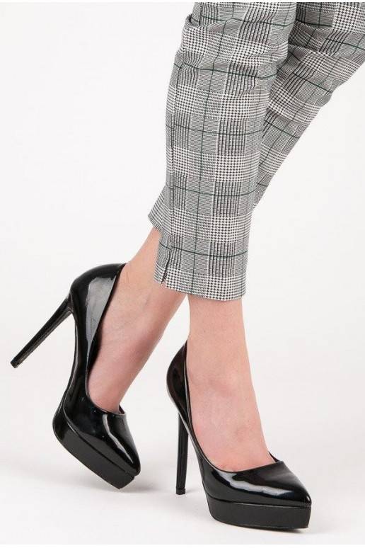 Čierne lakované ihličkové topánky s platformou na špičkách  - 1