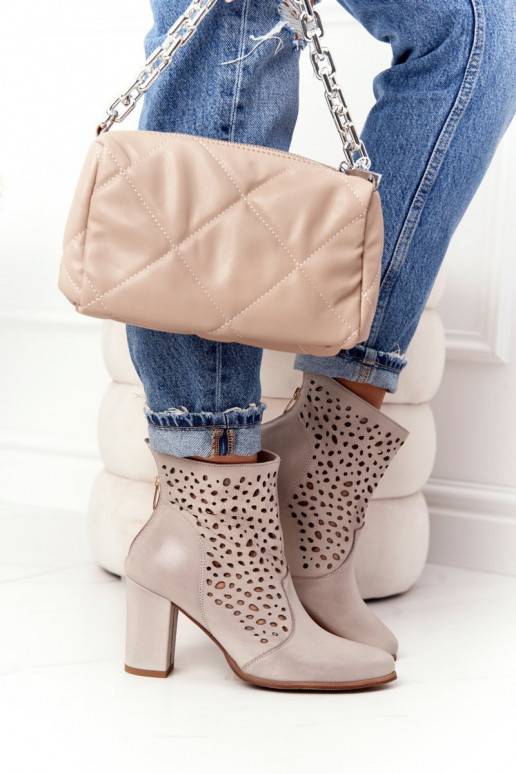 s prelamovanými prvkami z prírodnej kože Členkové čižmy s podpätkami Exquisite 1219 cappuccino farba Exquisite - 1 s prelamovanými prvkami z prírodnej kože Členkové čižmy s podpätkami Exquisite 1219 cappuccino farba Exquisite - 1