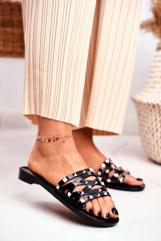 Čierne gumené papuče s nitmi Čierne gumené papuče s nitmi