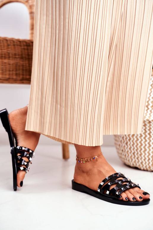 Čierne gumené papuče s nitmi Čierne gumené papuče s nitmi