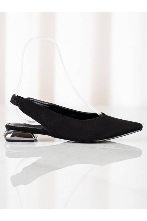 Čierne čižmy nápadného modelu Čierne čižmy nápadného modelu