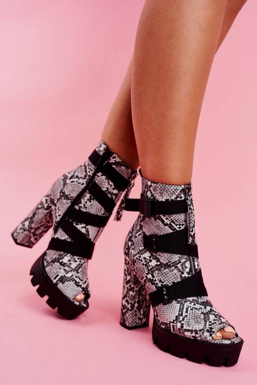 Čižmy s vysokými podpätkami imitáciou... Čižmy s vysokými podpätkami imitáciou...