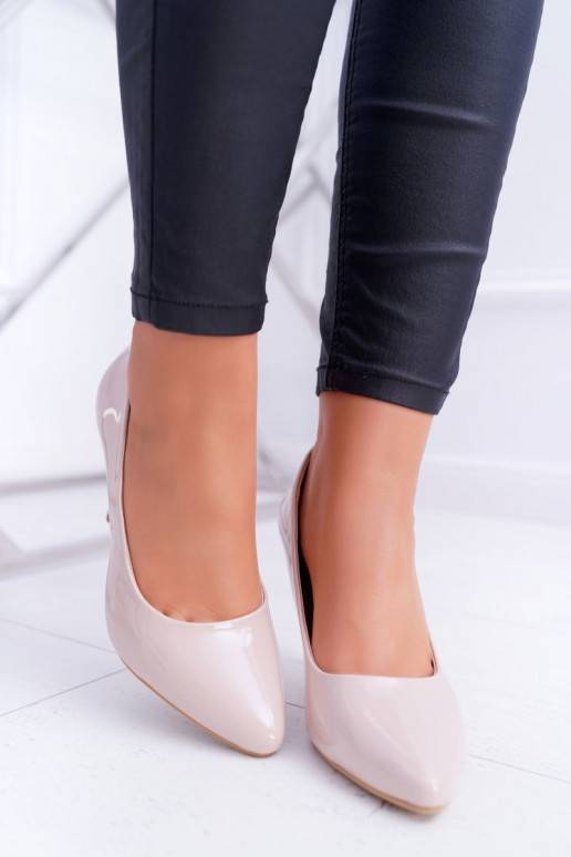 Dámske topánky na vysokom opätku s... Dámske topánky na vysokom opätku s...