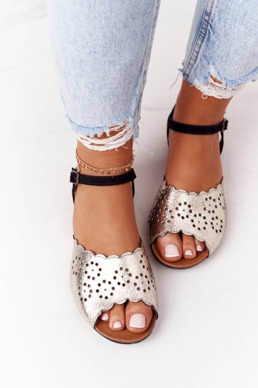 Dámske sandále vyrobené z prírodnej kože Dámske sandále vyrobené z prírodnej kože