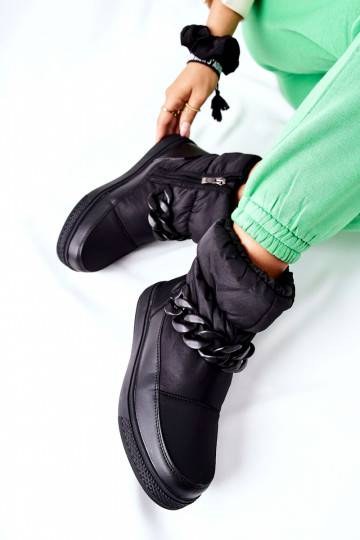 Teplé snehule v čiernej... 2