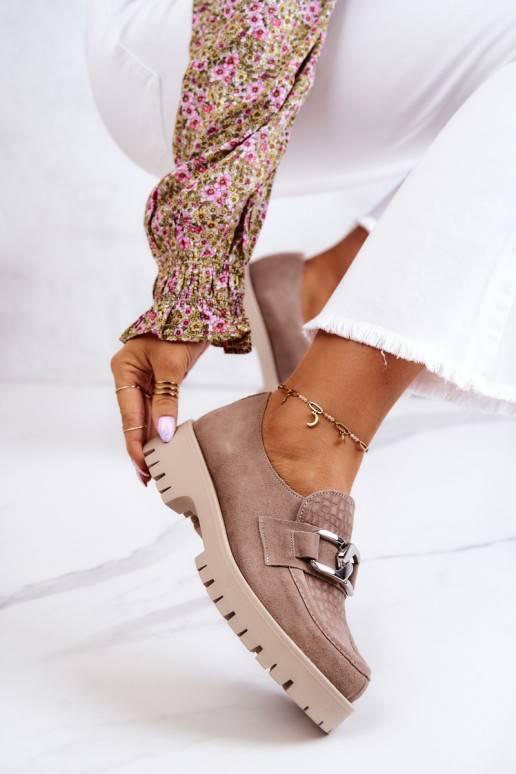 Módne semišové topánky béžovej farby...