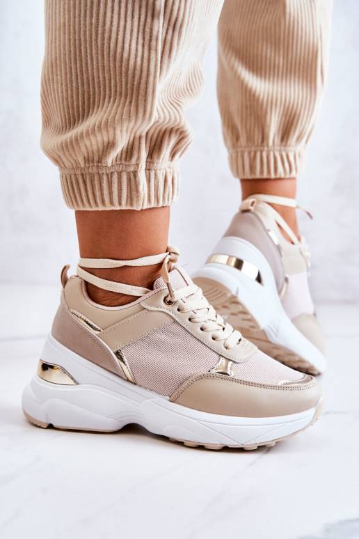 Lesklá športová obuv s béžovou... Lesklá športová obuv s béžovou...