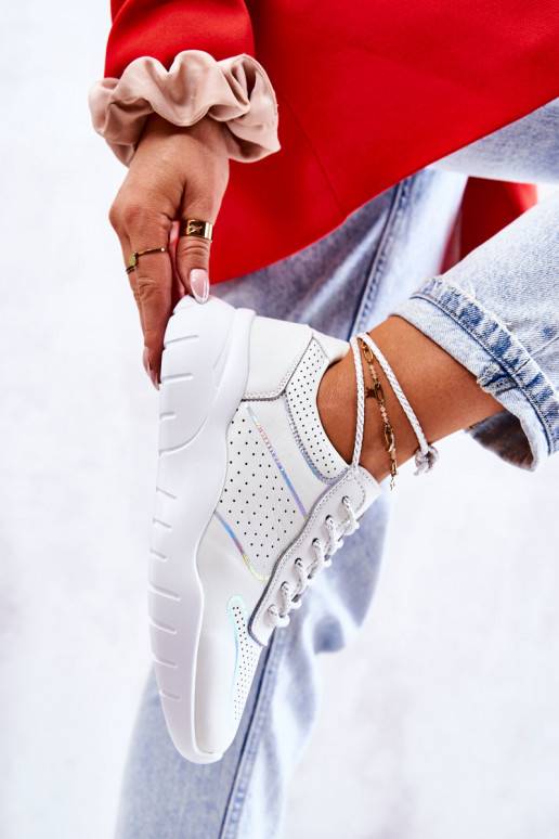 Tenisky model topánok v bielej farbe...