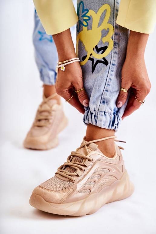 Tenisky model topánok béžovej farby... Tenisky model topánok béžovej farby...