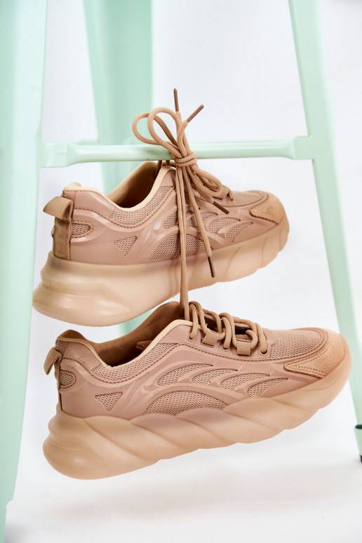 Tenisky model topánok béžovej farby... Tenisky model topánok béžovej farby...