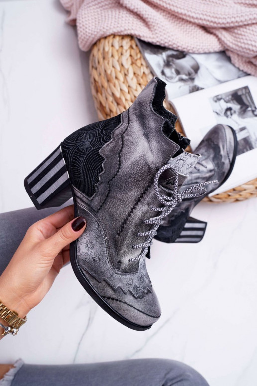 Šedé dámske čižmy z prírodnej kože Šedé dámske čižmy z prírodnej kože