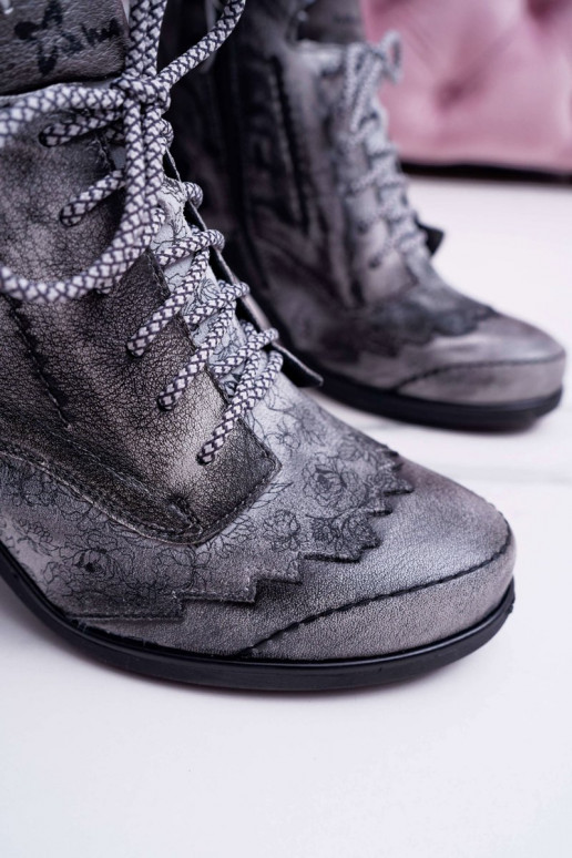 Šedé dámske čižmy z prírodnej kože Šedé dámske čižmy z prírodnej kože