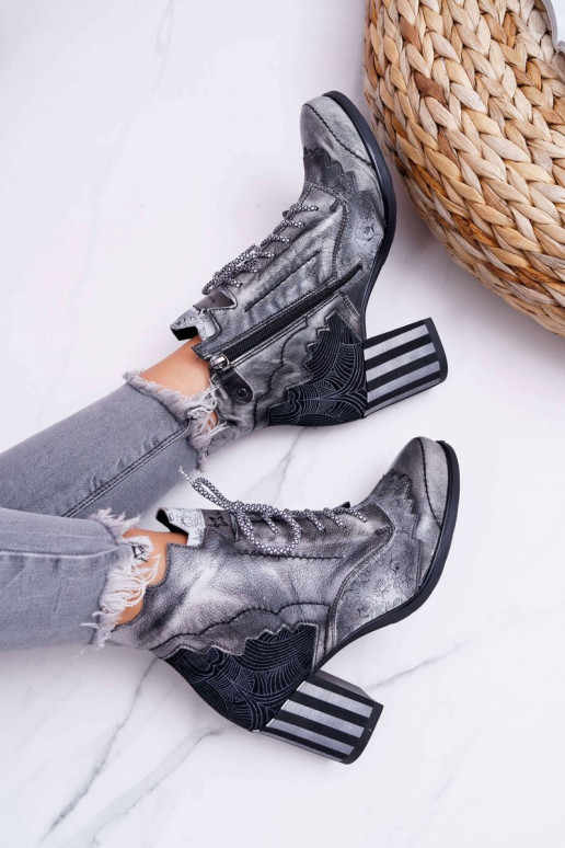 Šedé dámske čižmy z prírodnej kože Šedé dámske čižmy z prírodnej kože