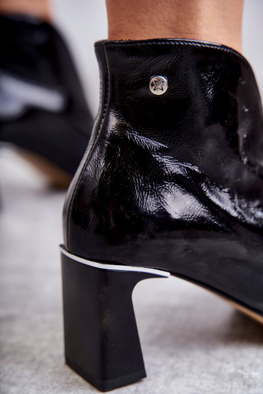 Čižmy s podpätkom v čiernej farbe