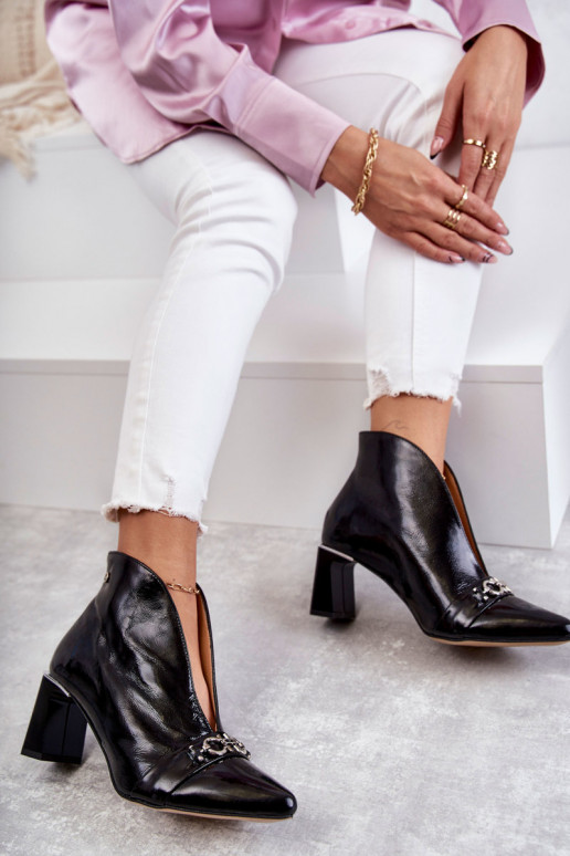 Čižmy s podpätkom v čiernej farbe