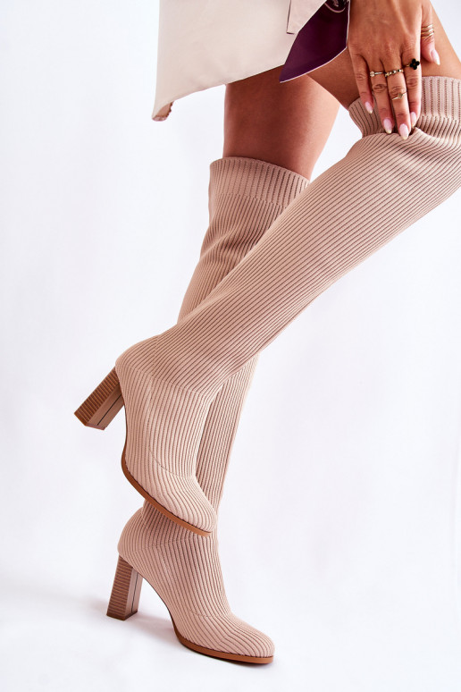Klasický model dlhých topánok na podpätku v béžovej farbe Laossi