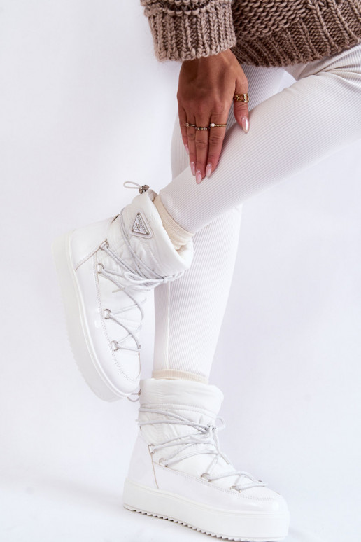 Snehule so šnúrkami v bielej farbe... Snehule so šnúrkami v bielej farbe...