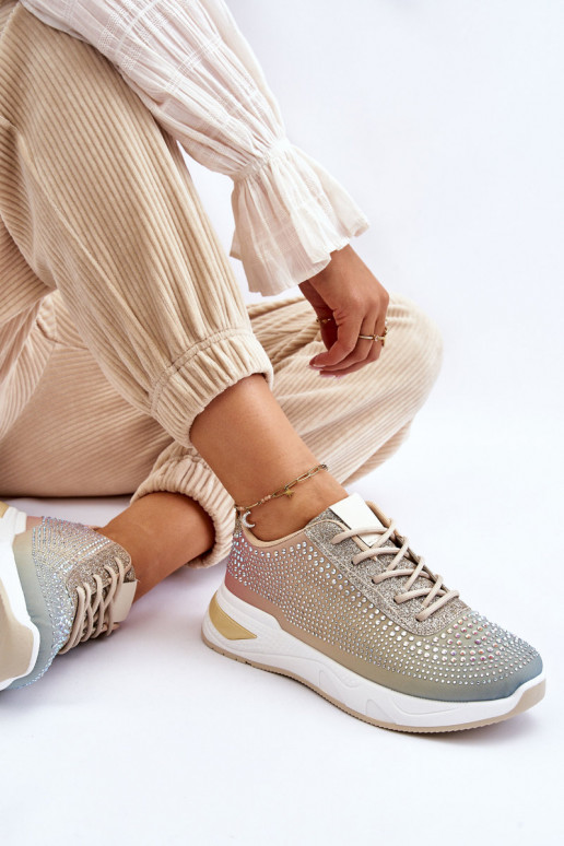 Lesklé tenisky s trblietavými očkami...