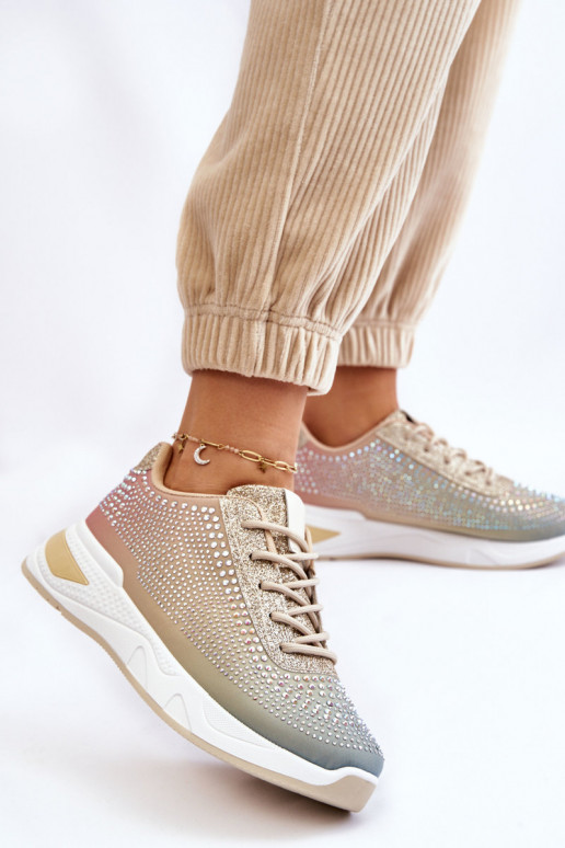 Lesklé tenisky s trblietavými očkami...