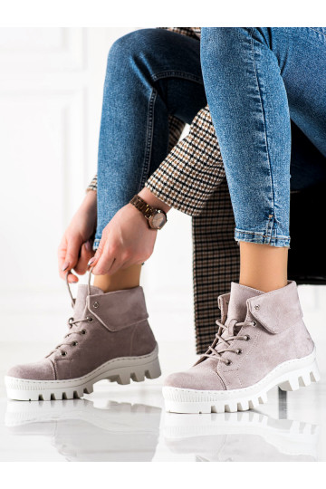 Svetlofialové dámske čižmy...