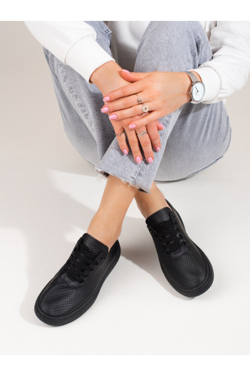 Čierna športovo - voľnočasová obuv...