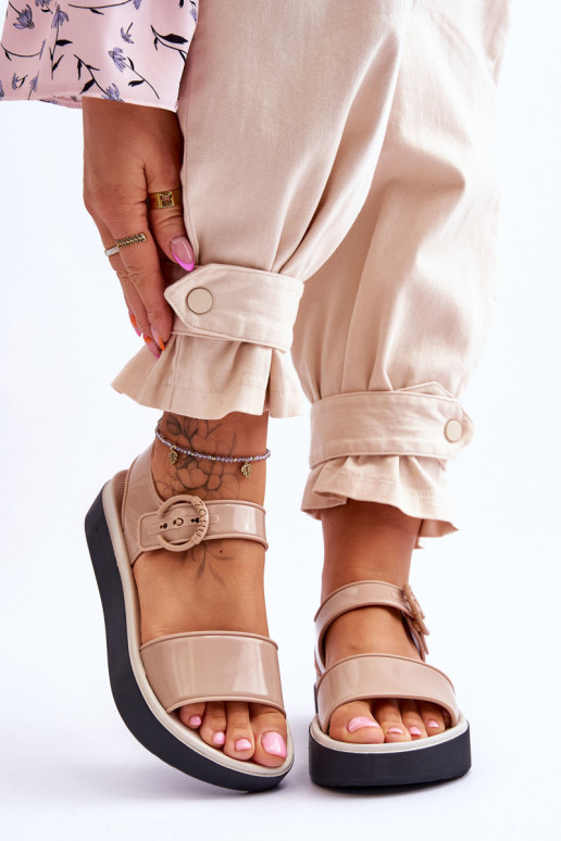 Sandále s prackou v béžovej a čiernej... Sandále s prackou v béžovej a čiernej...