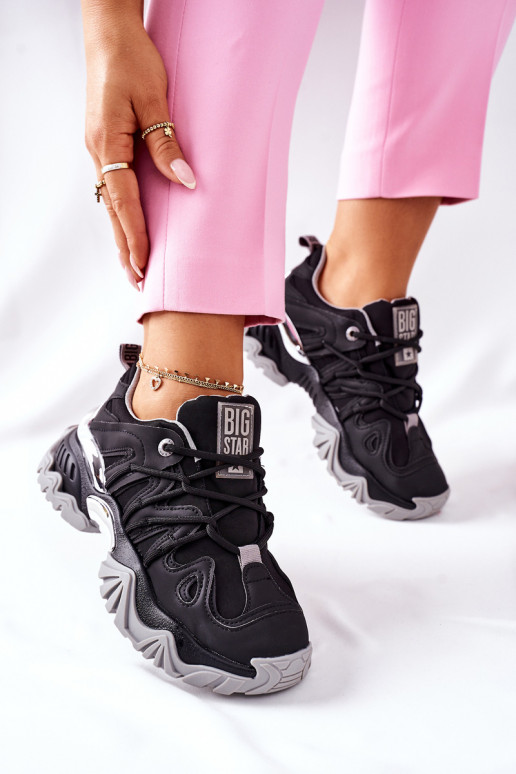 Čierne topánky športového štýlu...